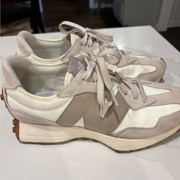 New Balance Shoes - New Balance 327 Women's Beige and Off-White Sneakers